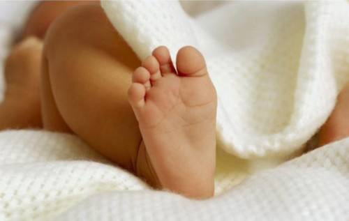美国试管婴儿如何帮助生健康宝？